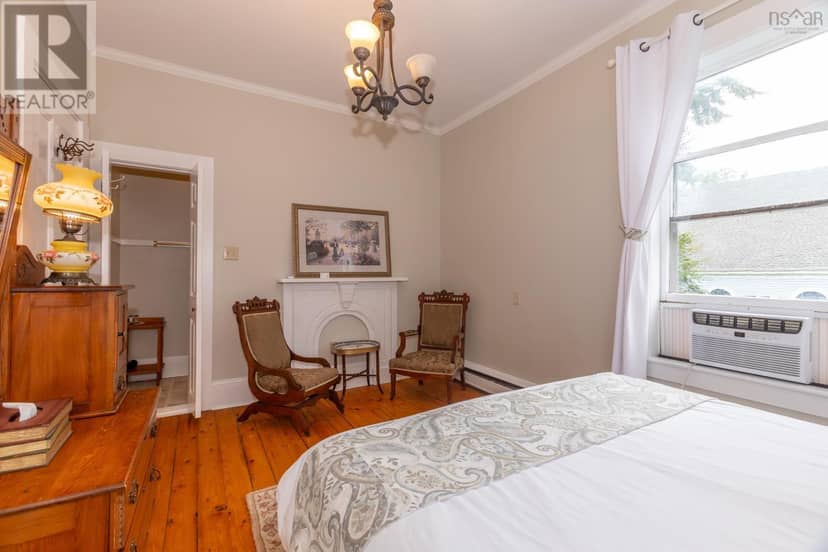 548 St George Street — photo 29 of 40