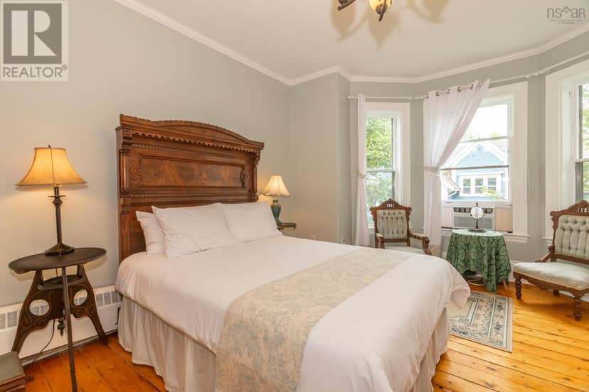 548 St George Street — photo 30 of 40