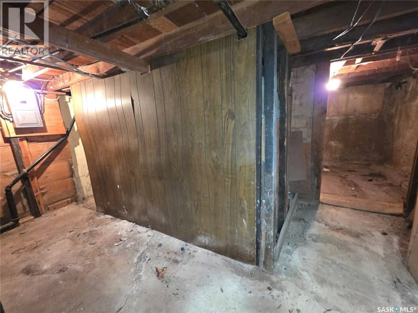 927 North Railway STREET E — photo 18 of 28