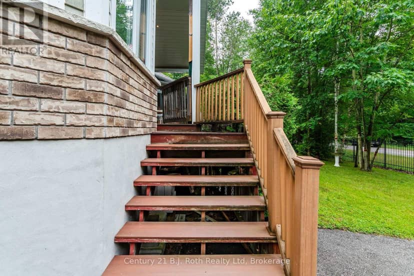 11 Rue Karola Road — photo 2 of 40