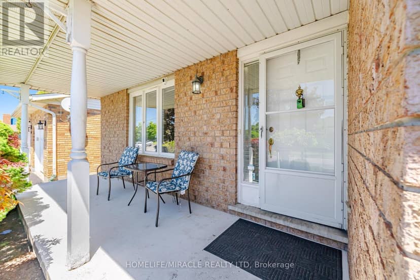 196 First St Louth — photo 6 of 40