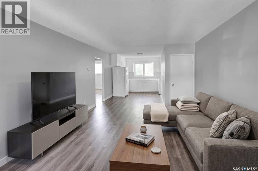 913-915 Hochelaga STREET W — photo 6 of 40