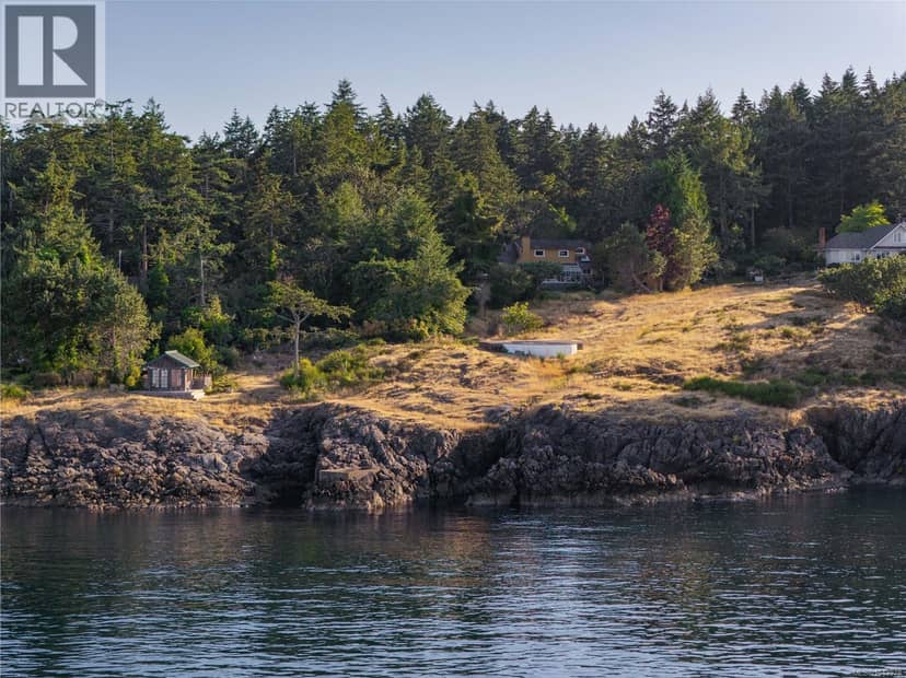 2550 Queenswood Dr, Saanich