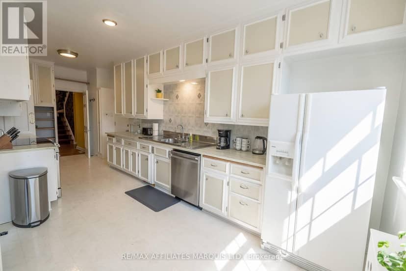 217 Adolphus Street — photo 13 of 40