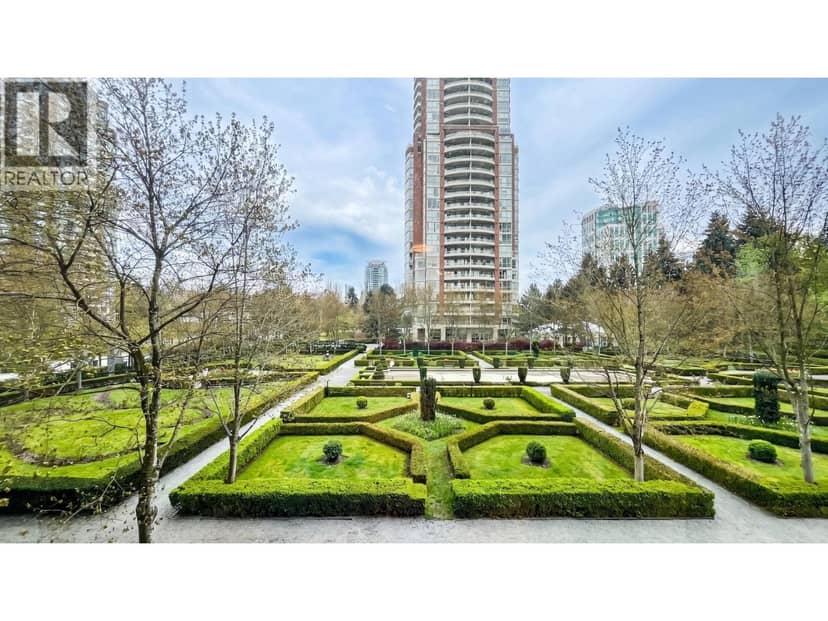 301 7368 SANDBORNE AVENUE, Burnaby