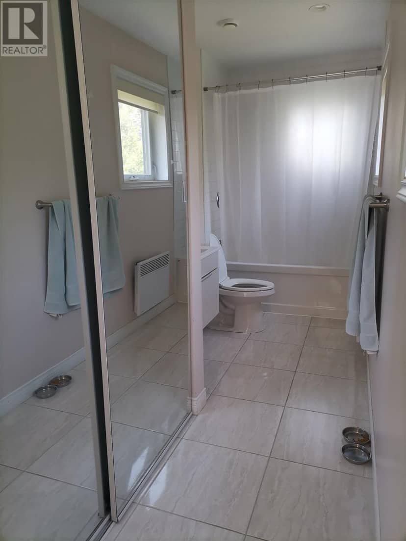 101 RIVERBANK Drive — photo 12 of 16