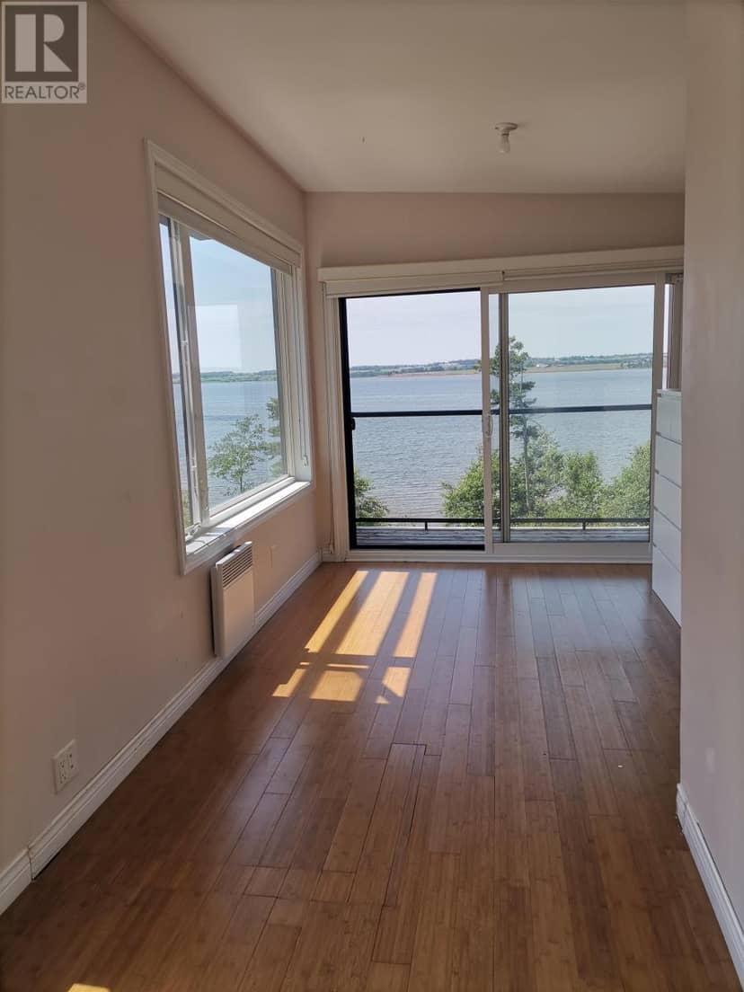 101 RIVERBANK Drive — photo 15 of 16