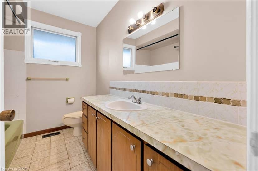 112 PURDY Crescent — photo 18 of 35