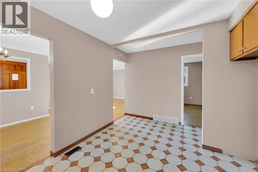 112 PURDY Crescent — photo 13 of 35