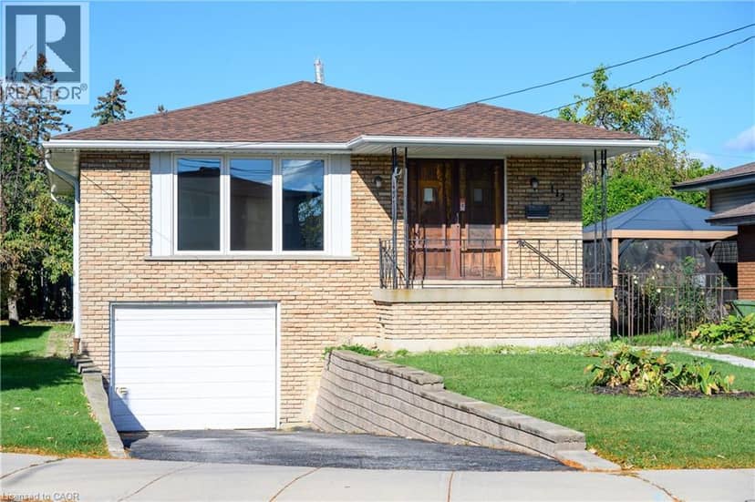 112 PURDY Crescent — photo 1 of 35
