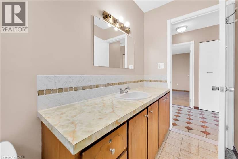 112 PURDY Crescent — photo 19 of 35