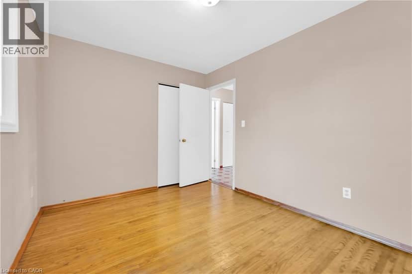 112 PURDY Crescent — photo 17 of 35