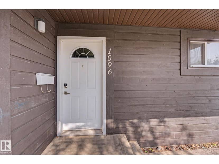 1096 Knottwood Rd E NW, Edmonton, photo 2