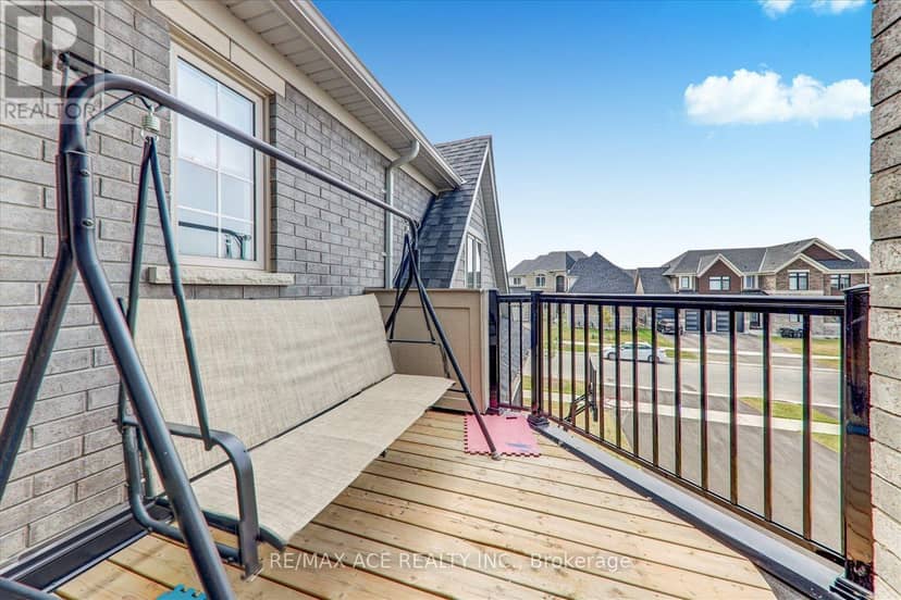 4 Emerald Grove — photo 27 of 40