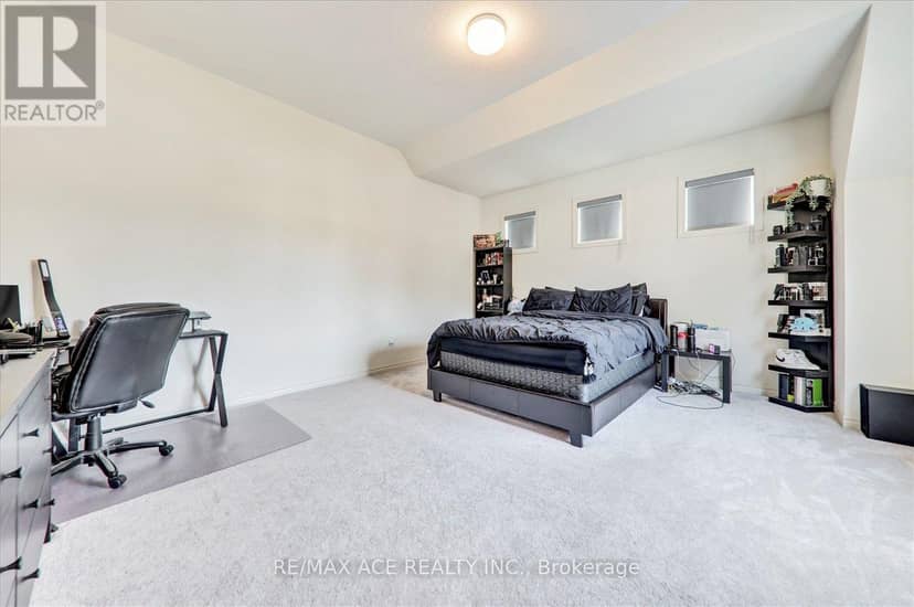 4 Emerald Grove — photo 40 of 40