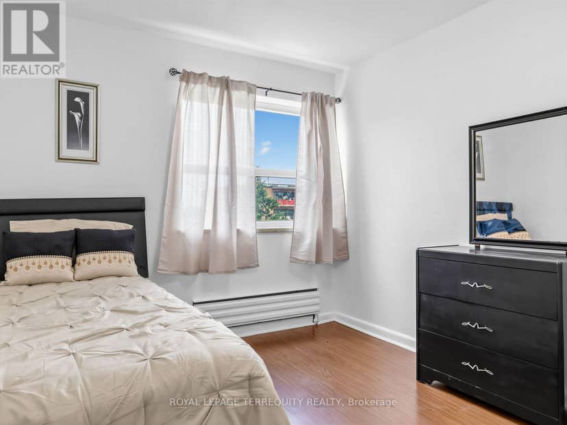 404 - 8 Kingsbridge Court — photo 17 of 25