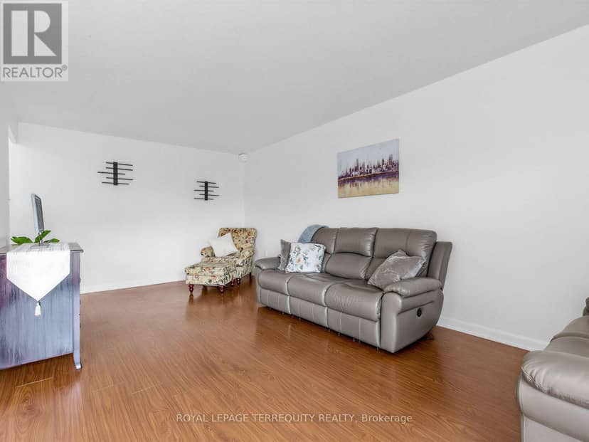 404 - 8 Kingsbridge Court, Toronto, photo 3