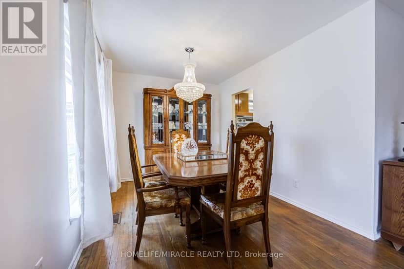 9 Wheatsheaf Crescent — photo 12 of 40