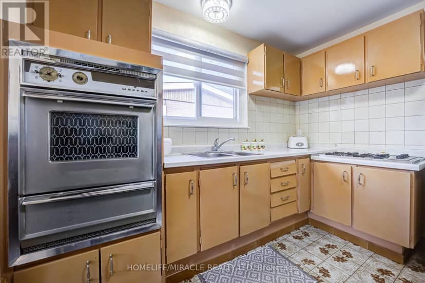 9 Wheatsheaf Crescent — photo 17 of 40