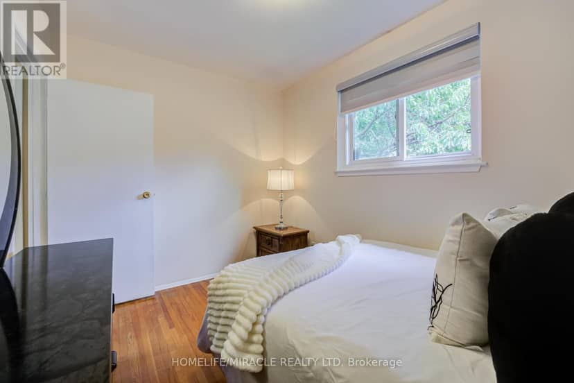 9 Wheatsheaf Crescent — photo 24 of 40