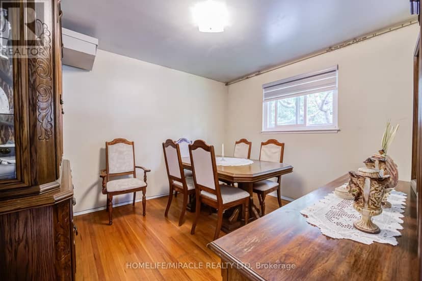 9 Wheatsheaf Crescent — photo 25 of 40