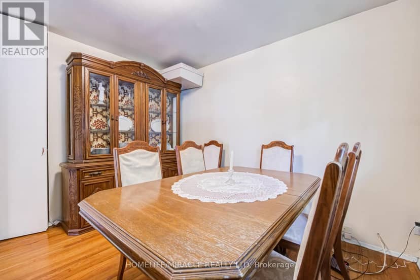 9 Wheatsheaf Crescent — photo 26 of 40