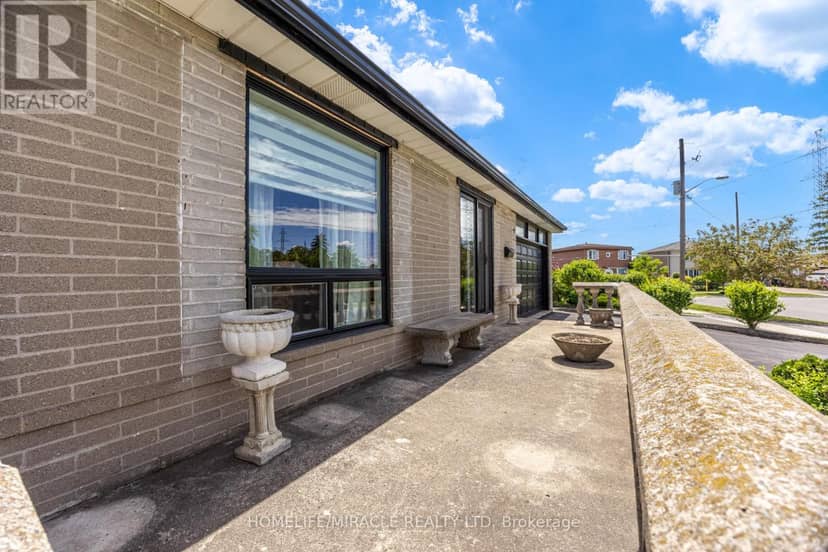 9 Wheatsheaf Crescent, Toronto, photo 3