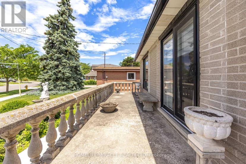 9 Wheatsheaf Crescent, Toronto, photo 4