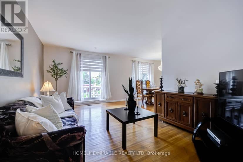 9 Wheatsheaf Crescent, Toronto, photo 8