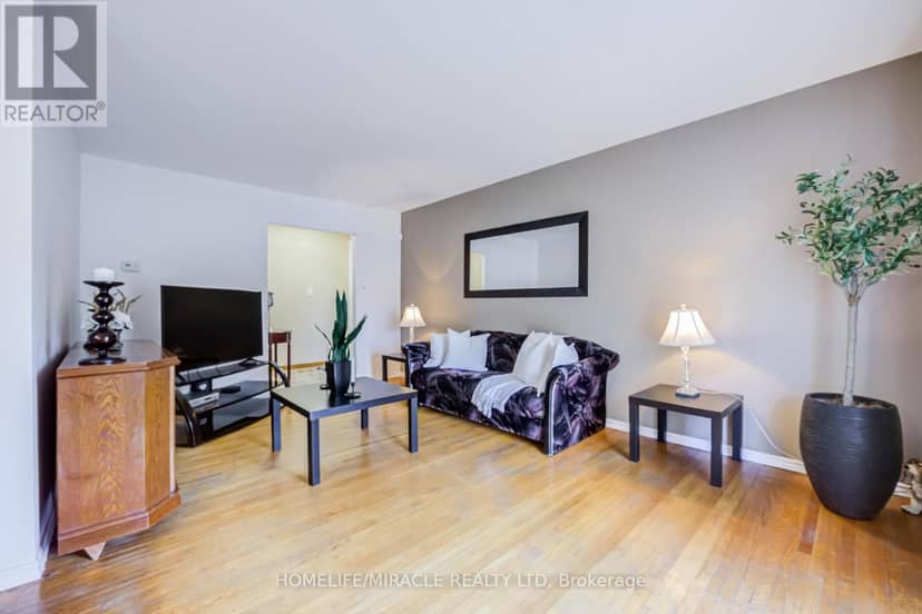 9 Wheatsheaf Crescent — photo 9 of 40