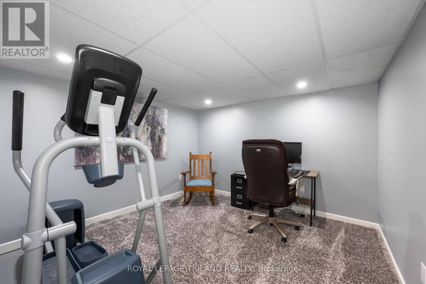 104 - 70 Fiddlers Green Road — photo 15 of 22