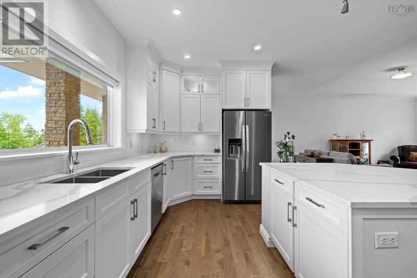 156 Magenta Drive — photo 16 of 40