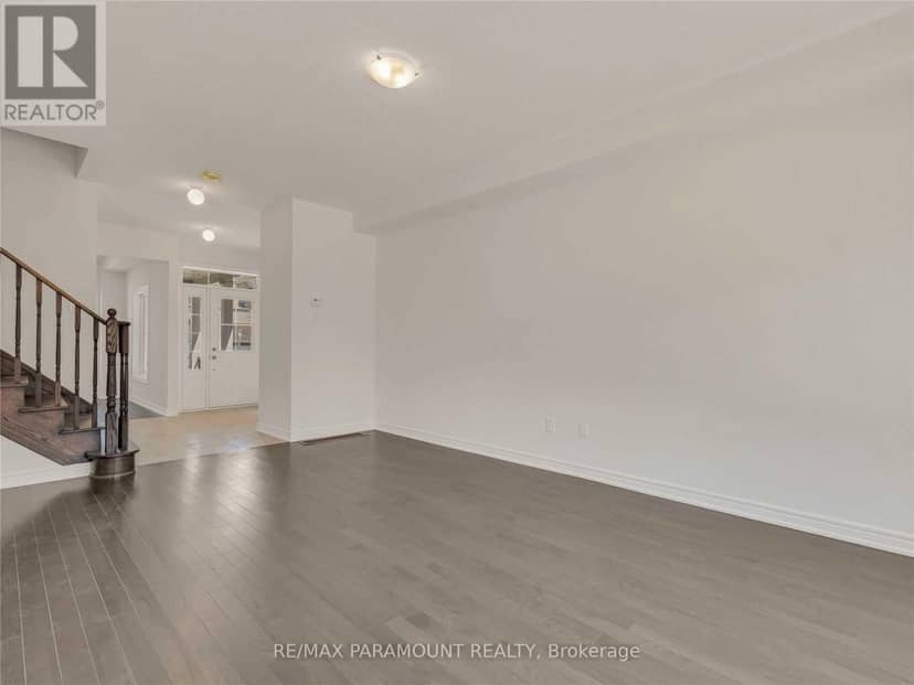 18 Tait Crescent — photo 18 of 33
