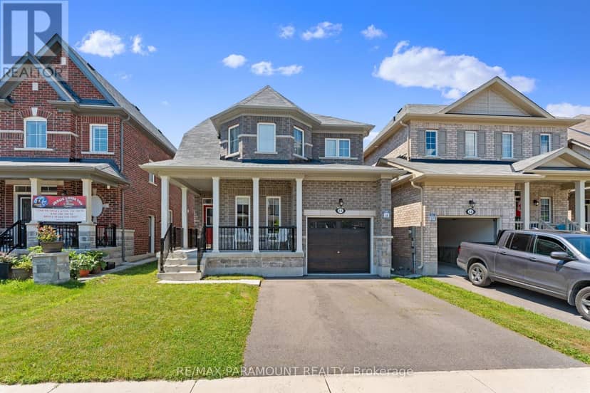 18 Tait Crescent — photo 3 of 33