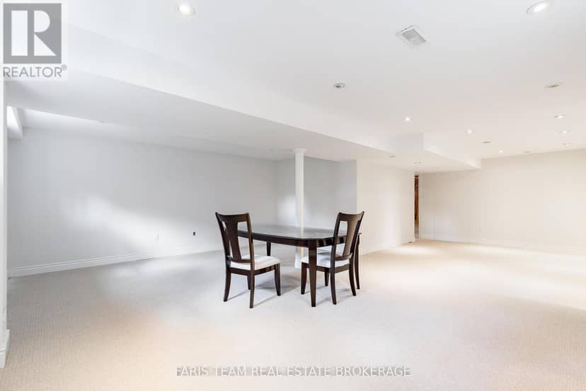 4 Diamond Valley Drive — photo 32 of 40