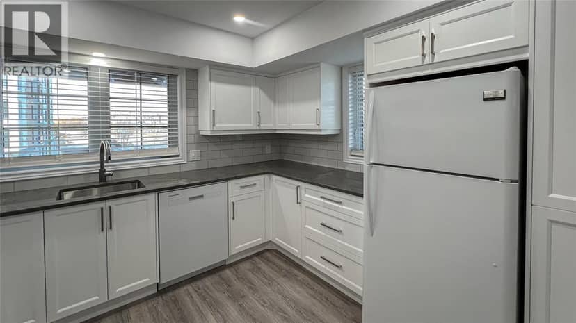 1520 VENETIAN BOULEVARD Unit# M-212 — photo 11 of 32