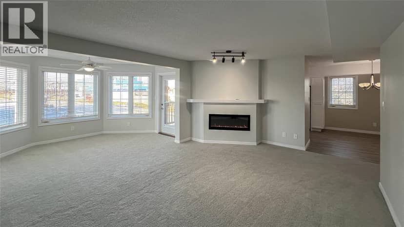 1520 VENETIAN BOULEVARD Unit# M-212, Point Edward, photo 2
