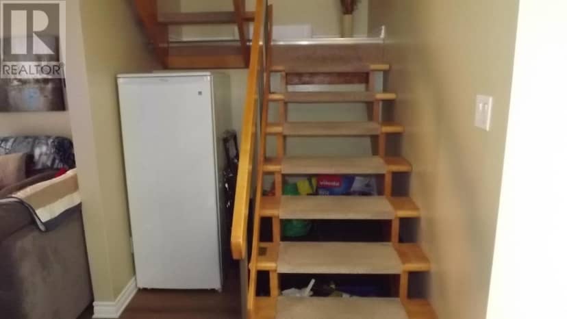 31 Mississauga AVE — photo 19 of 34