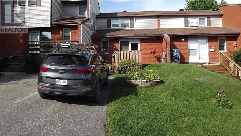 31 Mississauga AVE — photo 2 of 34