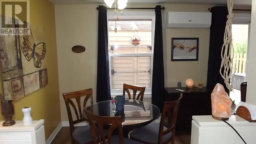 31 Mississauga AVE — photo 6 of 34