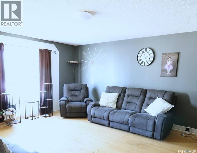 111 Henderson STREET — photo 11 of 40