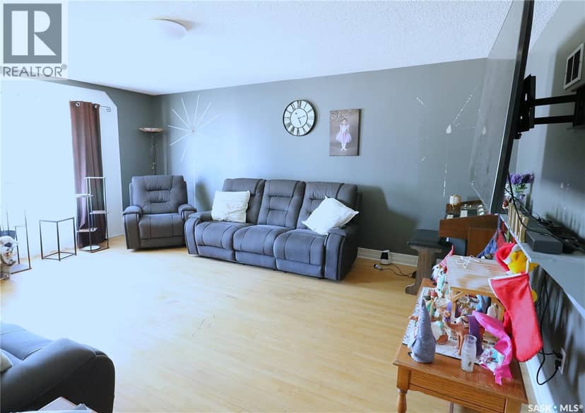 111 Henderson STREET — photo 12 of 40