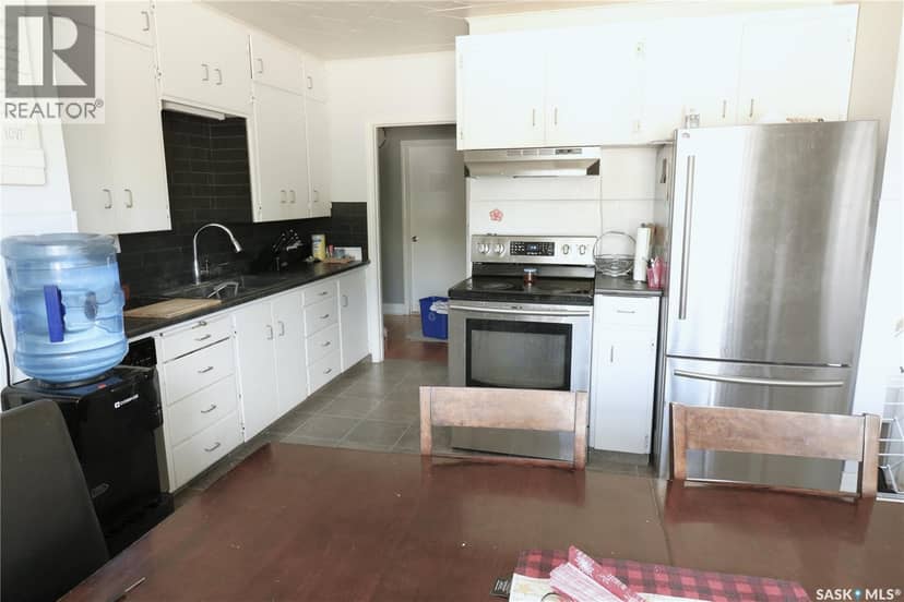 111 Henderson STREET — photo 9 of 40