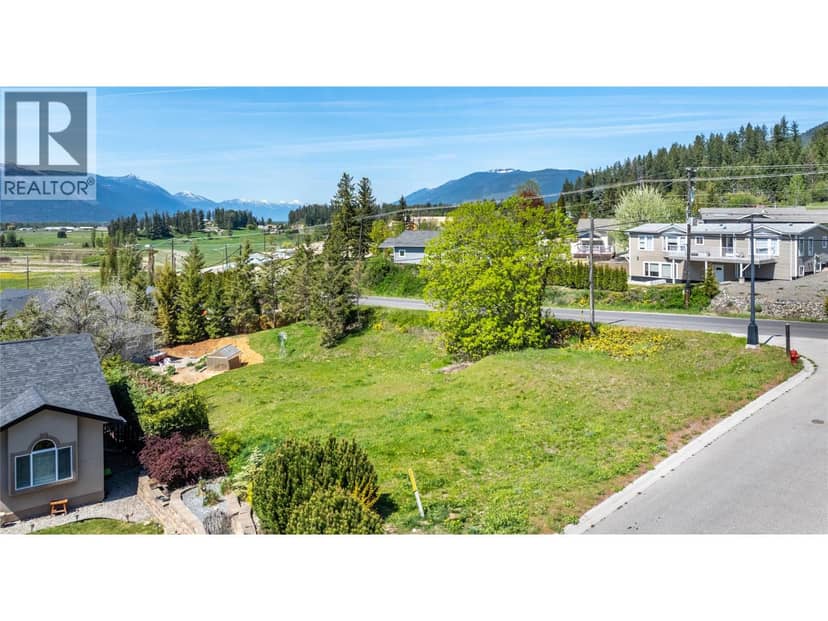 1031 SELKIRK Drive, Creston, photo 2