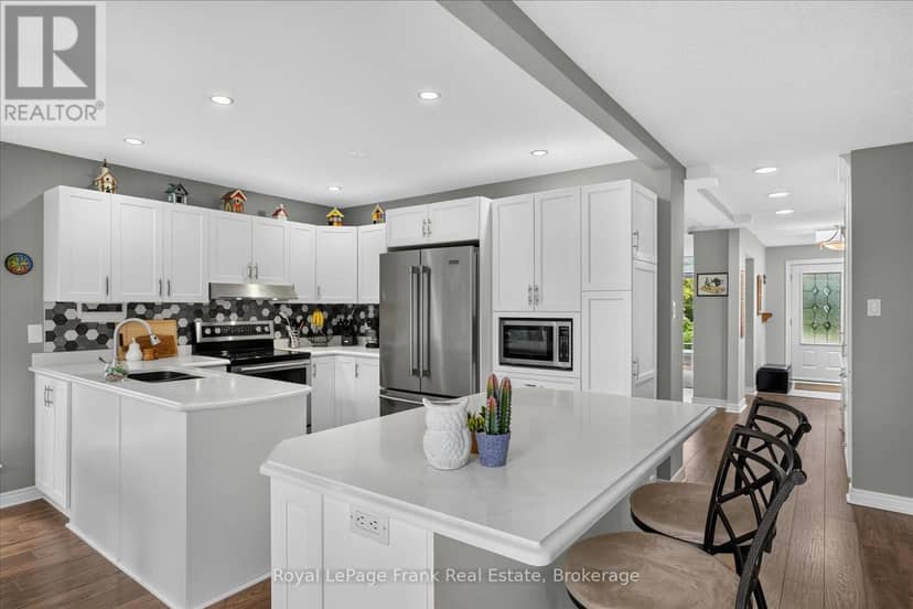 64 Island Bay Drive — photo 11 of 40