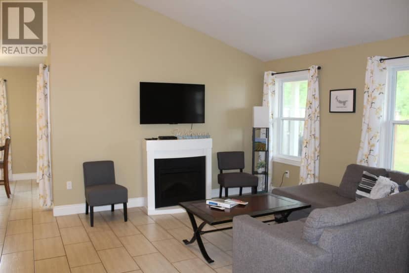 11 214 School House Lane, Unit 11, Stanley Bridge, photo 2