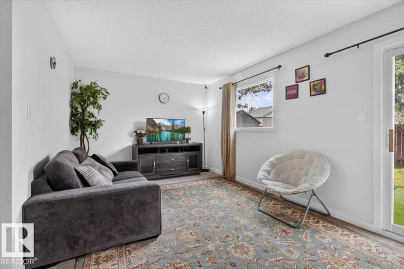 1096 Millbourne Rd E NW — photo 14 of 39