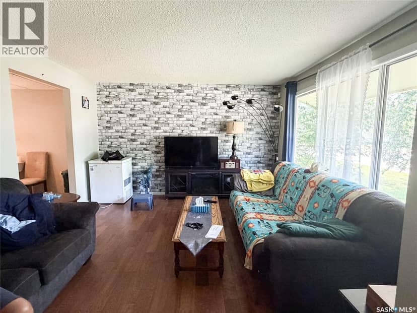 518 1st STREET E, Meadow Lake, photo 2
