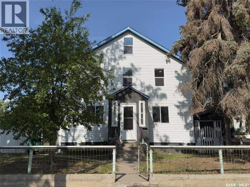 319 H Avenue S, Saskatoon, photo 2