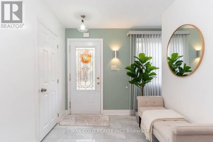 63 Newstead Crescent — photo 2 of 27